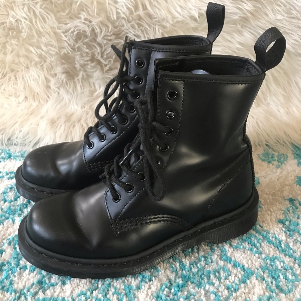 Doc Martens 1460 8-Eye Mono Boot